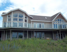 15mm clear tempered glass
installed with 4" stainless steel stand-offs
no top rail Handrails